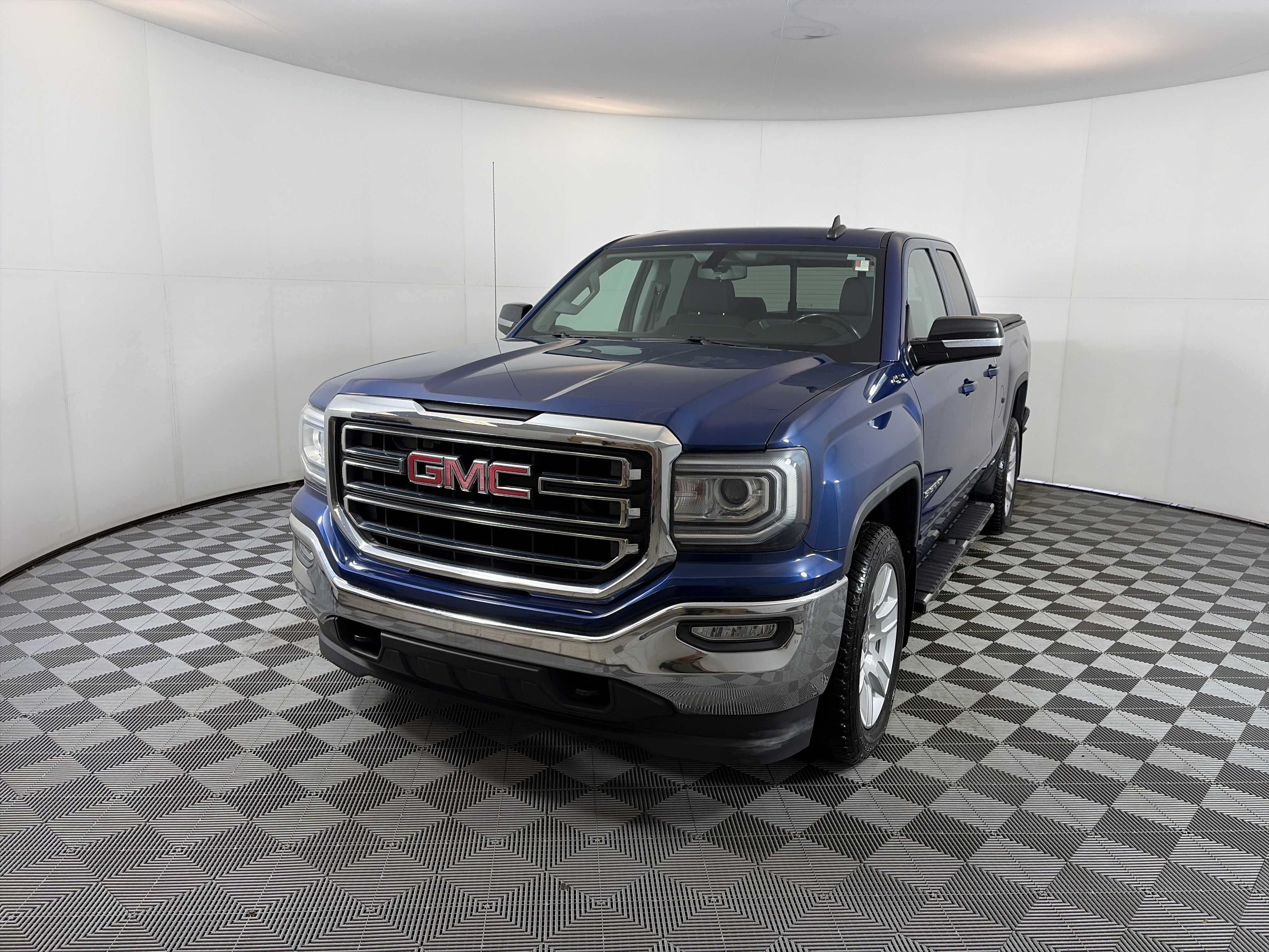 Used 2016 GMC Sierra 1500 SLE w/ SLE Value Package image 2