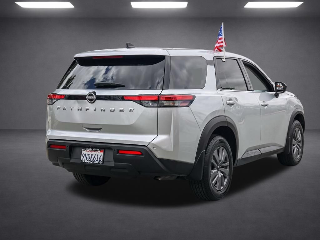 Used 2024 Nissan Pathfinder S FWD image 4