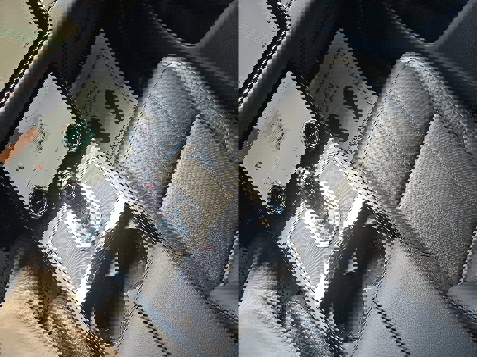 Used 2023 Land Rover Range Rover Evoque R-Dynamic SE image 26