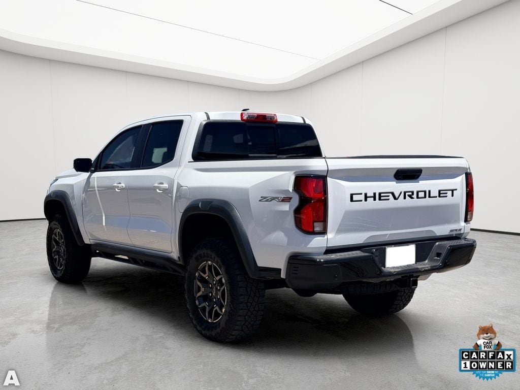 Used 2025 Chevrolet Colorado ZR2 w/ Technology Package AWD/4WD image 4