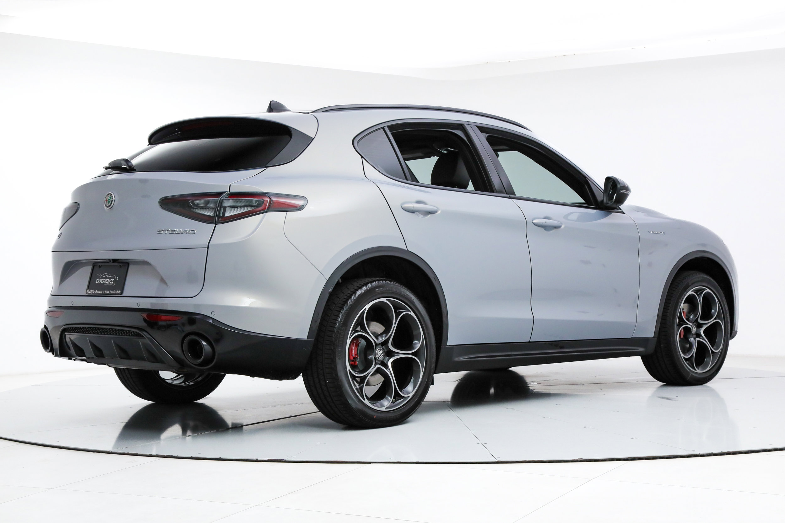 New 2026 Alfa Romeo Stelvio Sprint w/ Convenience Package AWD/4WD image 5