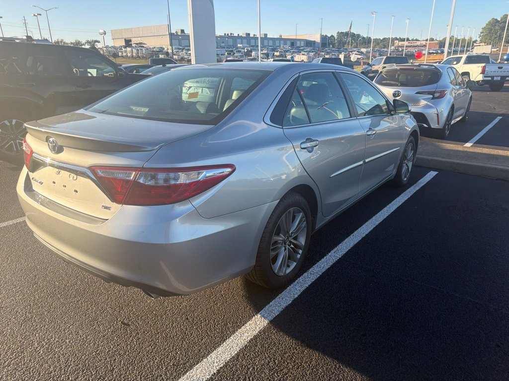 Used 2017 Toyota Camry SE FWD image 6