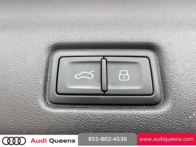 Used 2025 Audi Q6 e-tron Premium w/ Convenience Package image 11