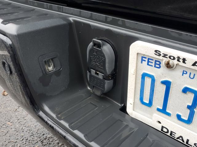 Used 2017 Chevrolet Silverado 1500 High Country image 8