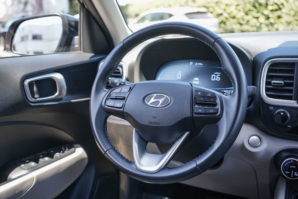 Certified 2024 Hyundai Venue SEL FWD image 15