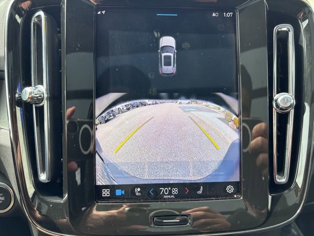 Used 2025 Volvo XC40 B5 Core image 23