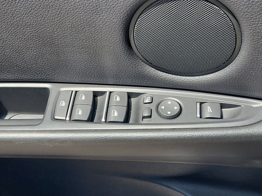 Used 2018 BMW X5 xDrive40e AWD/4WD image 11