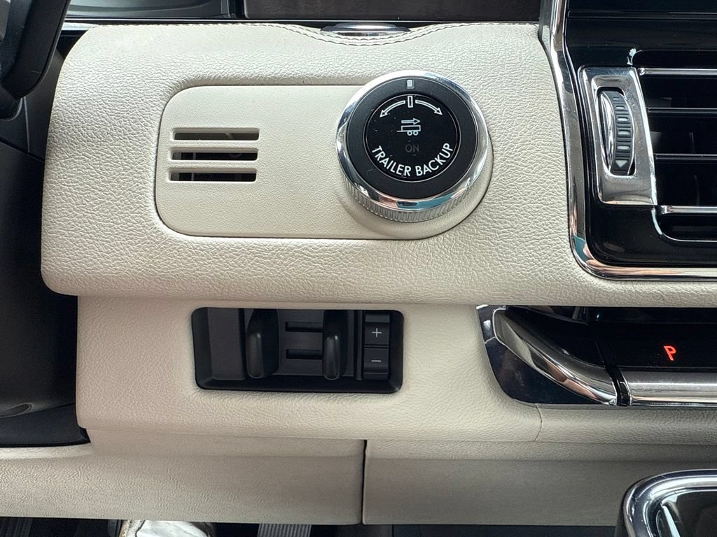 Used 2021 Lincoln Navigator Reserve w/ Luxury Package AWD/4WD image 36