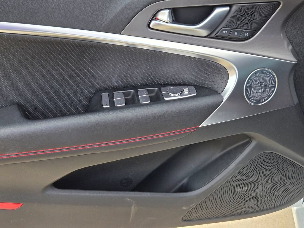 Used 2025 Genesis G70 2.5T w/ Sport Prestige Package AWD/4WD image 13