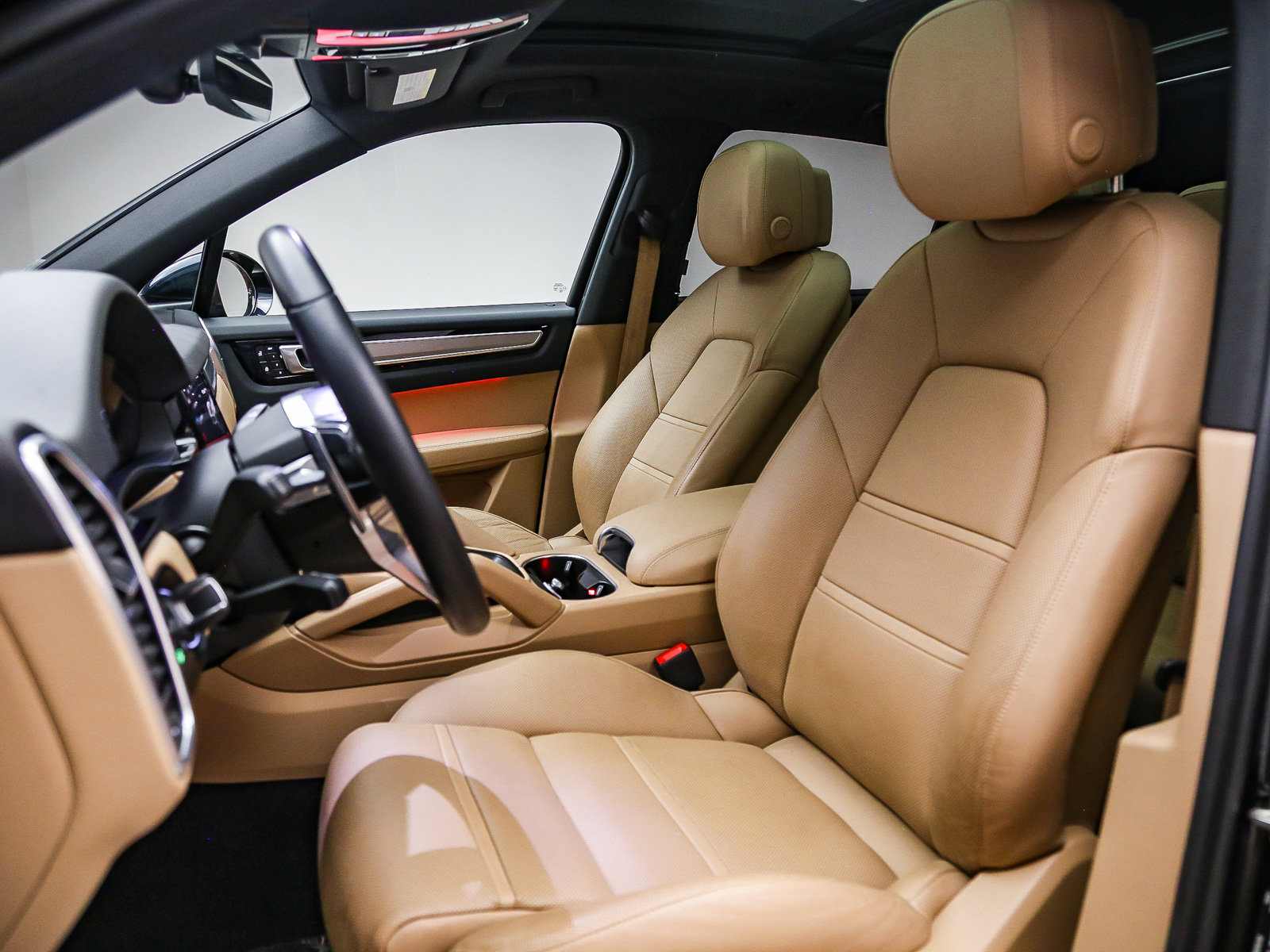 Certified 2023 Porsche Cayenne AWD/4WD image 5
