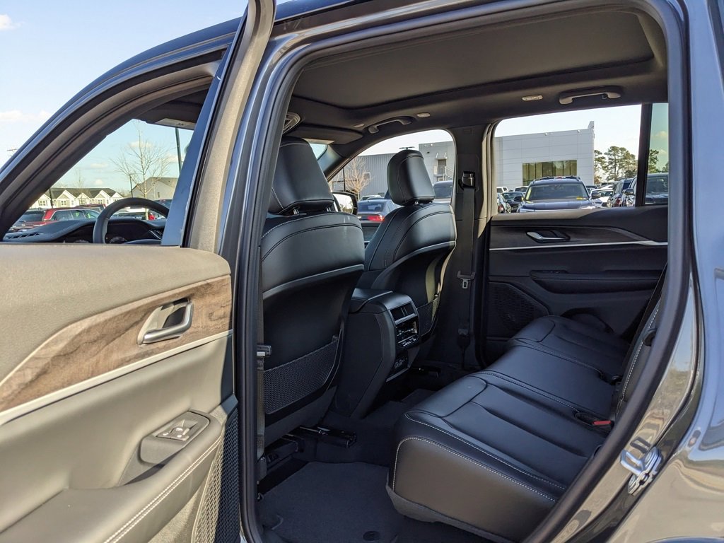 New 2025 Jeep Grand Cherokee Limited image 39