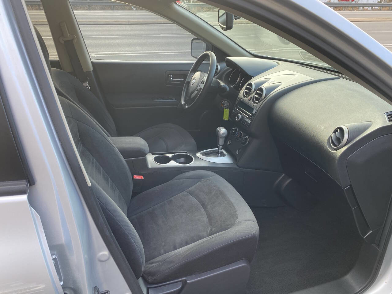 Used 2010 Nissan Rogue S w/ 360 Degree Value Pkg image 11