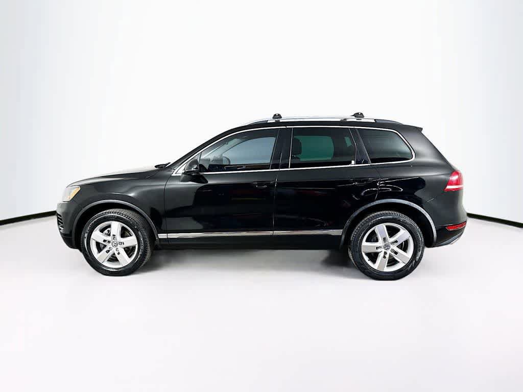 Used 2013 Volkswagen Touareg TDI AWD/4WD image 3