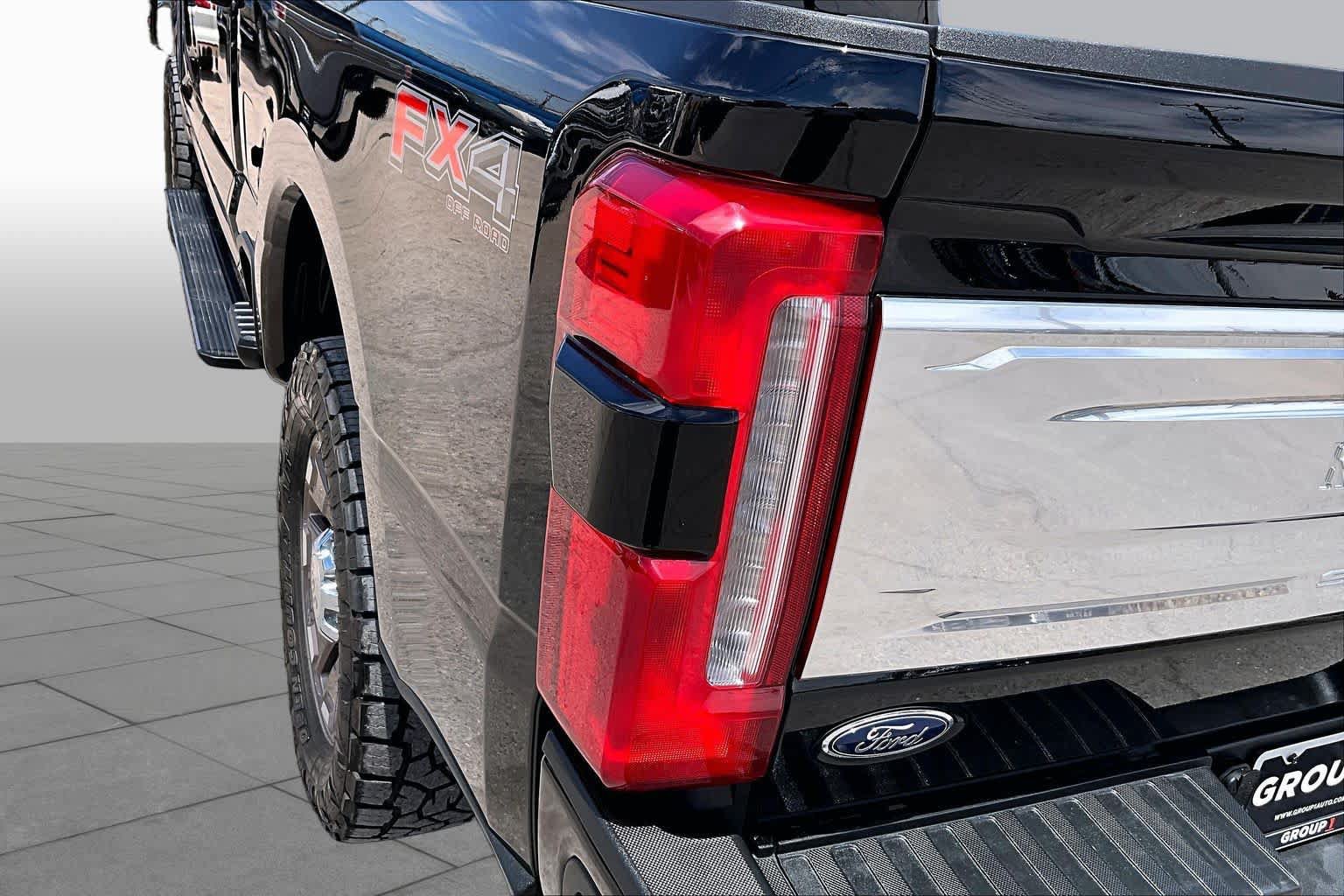 Certified 2024 Ford F250 King Ranch w/ FX4 Off-Road Package AWD/4WD image 28
