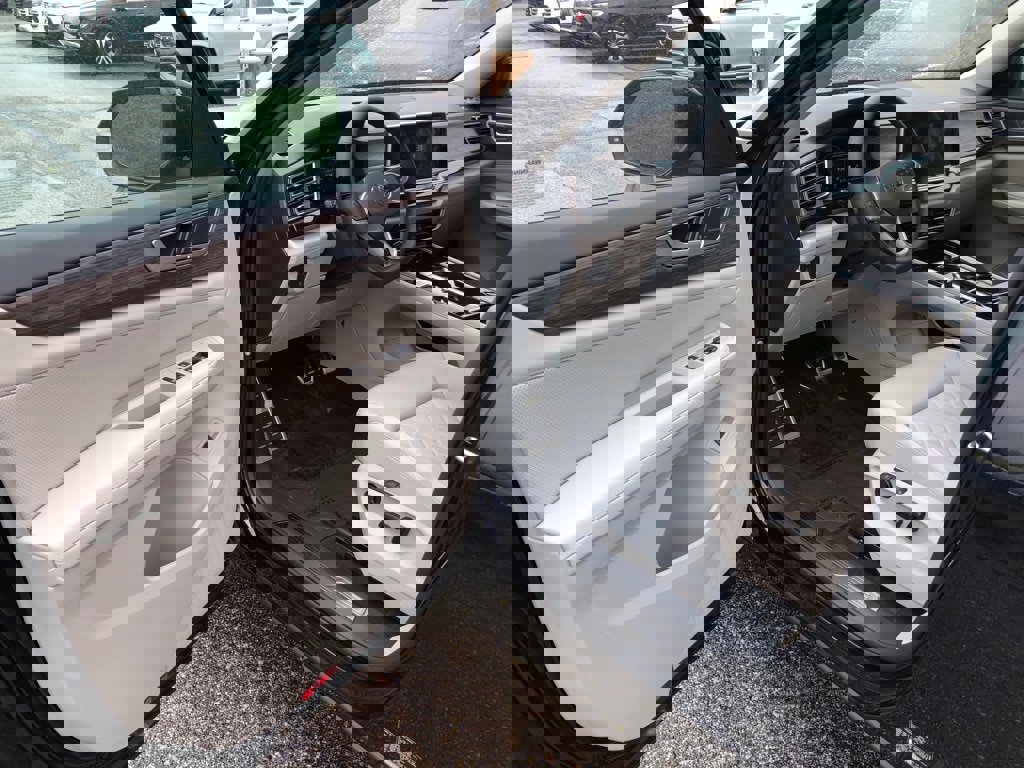 New 2025 Volkswagen Atlas SEL Premium R-Line image 10