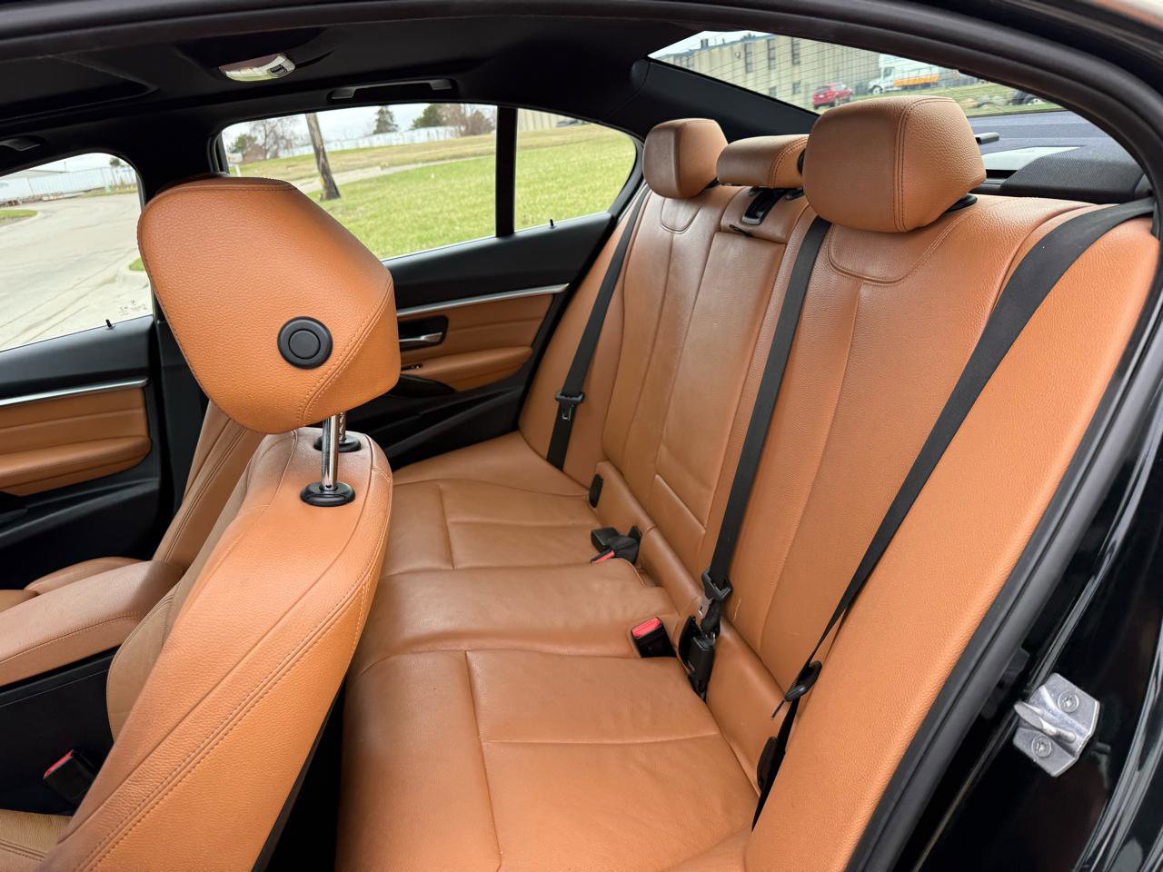 Used 2018 BMW 330i xDrive Sedan w/ Convenience Package image 19