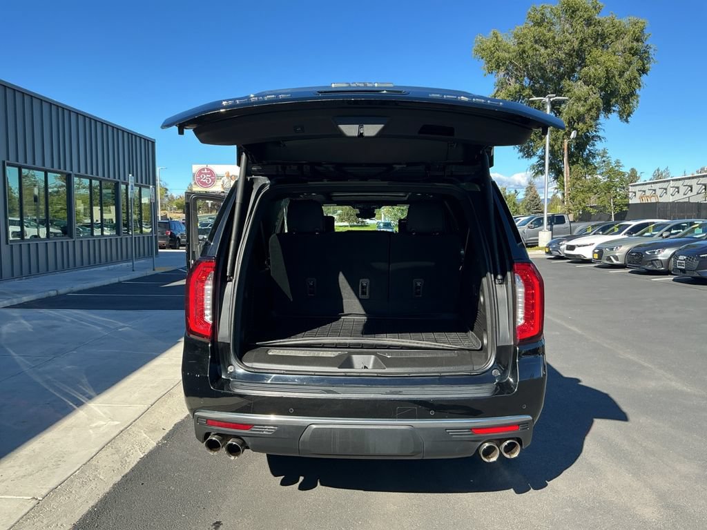 Used 2023 GMC Yukon XL Denali w/ Denali Reserve Package AWD/4WD image 23