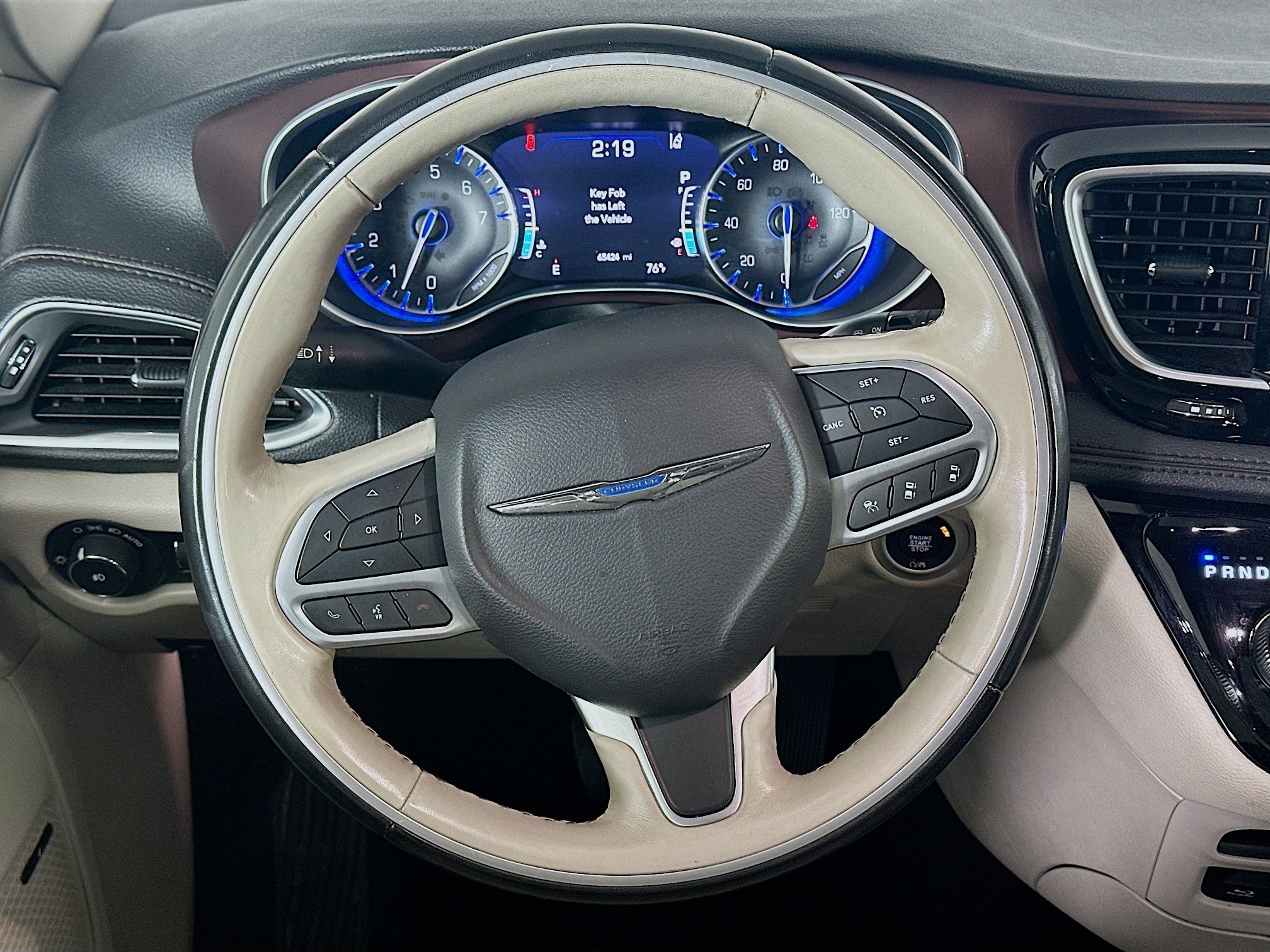 Used 2020 Chrysler Pacifica Limited w/ Advanced Safetytec Group FWD image 18