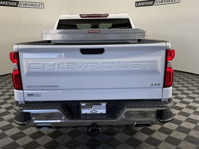 Used 2022 Chevrolet Silverado 1500 LTZ w/ Z71 Off-Road Package image 5