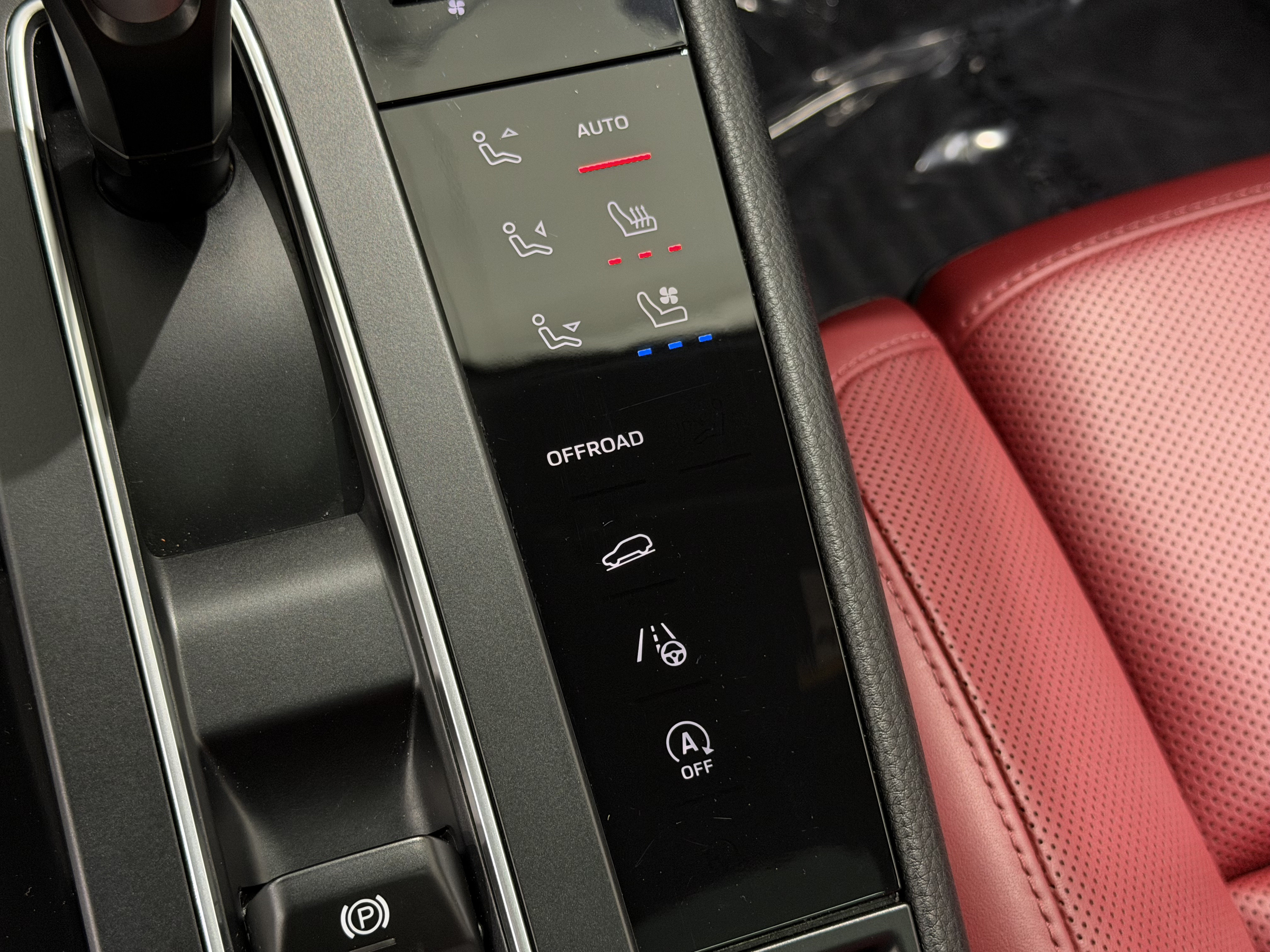 Certified 2023 Porsche Macan GTS AWD/4WD image 42