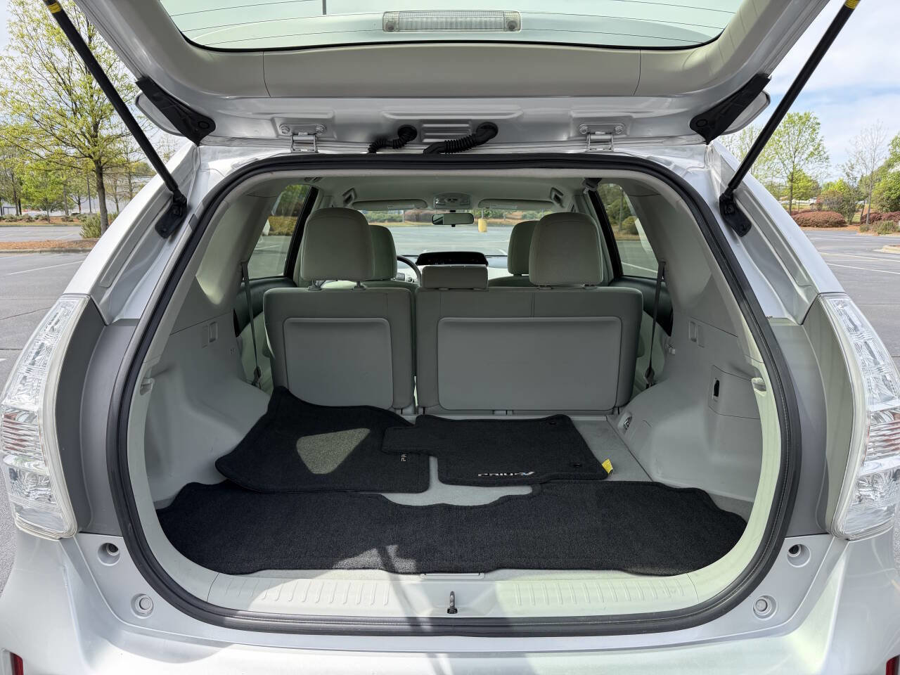 Used 2013 Toyota Prius V Three FWD image 13