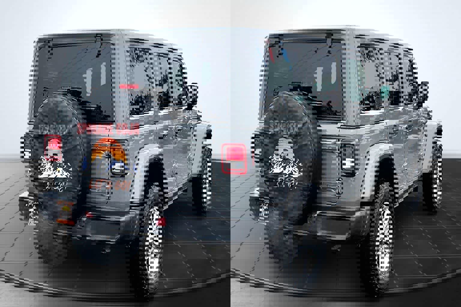 Used 2023 Jeep Wrangler Sahara image 23