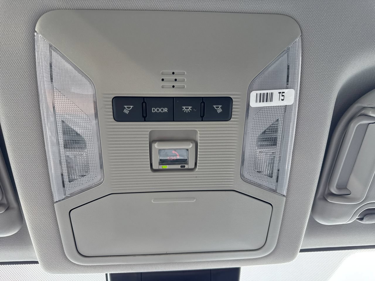 Used 2025 Toyota RAV4 XLE AWD/4WD image 29