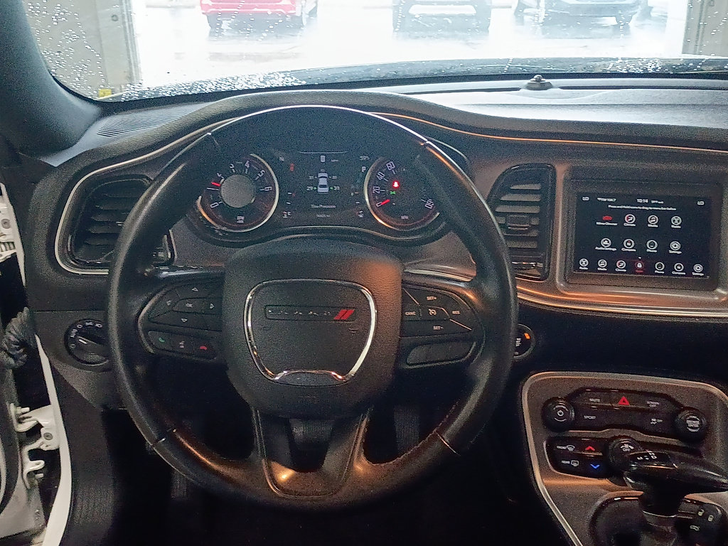Used 2022 Dodge Challenger SXT RWD image 16