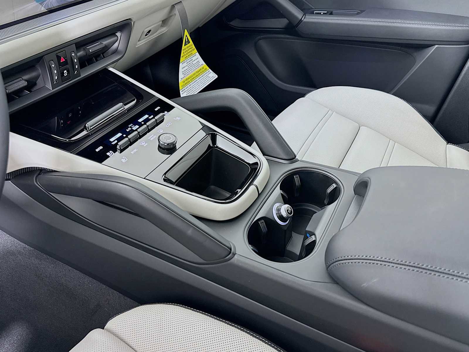 New 2026 Porsche Cayenne Coupe image 21