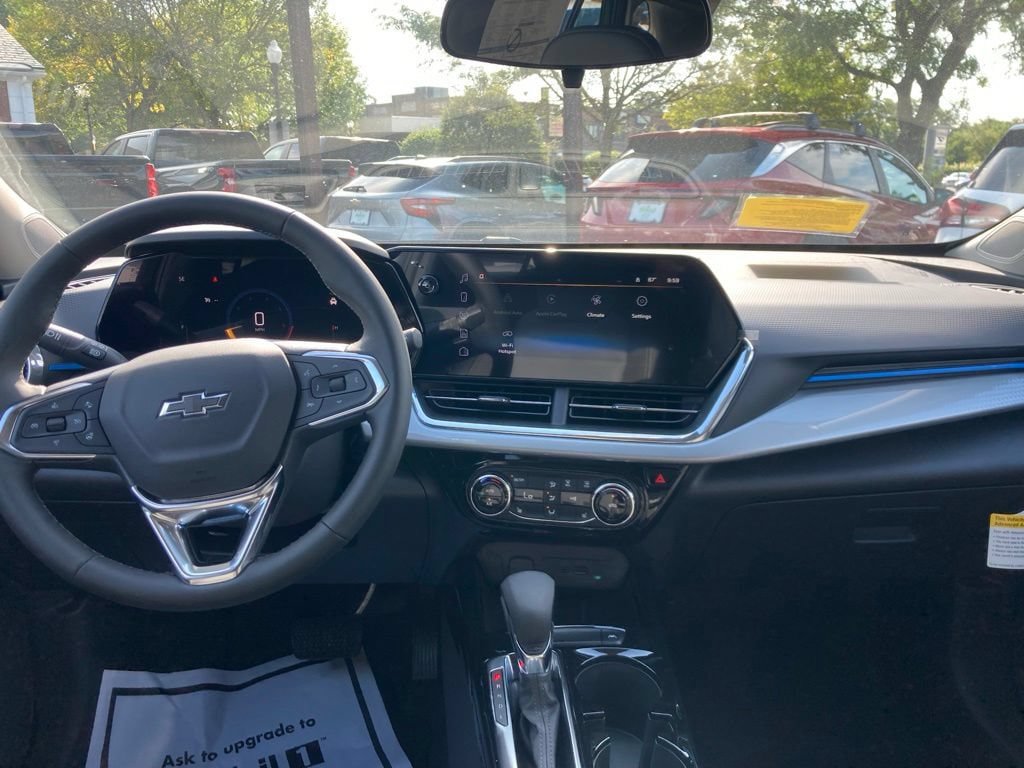 New 2026 Chevrolet Trax LT w/ Midnight Edition FWD image 5