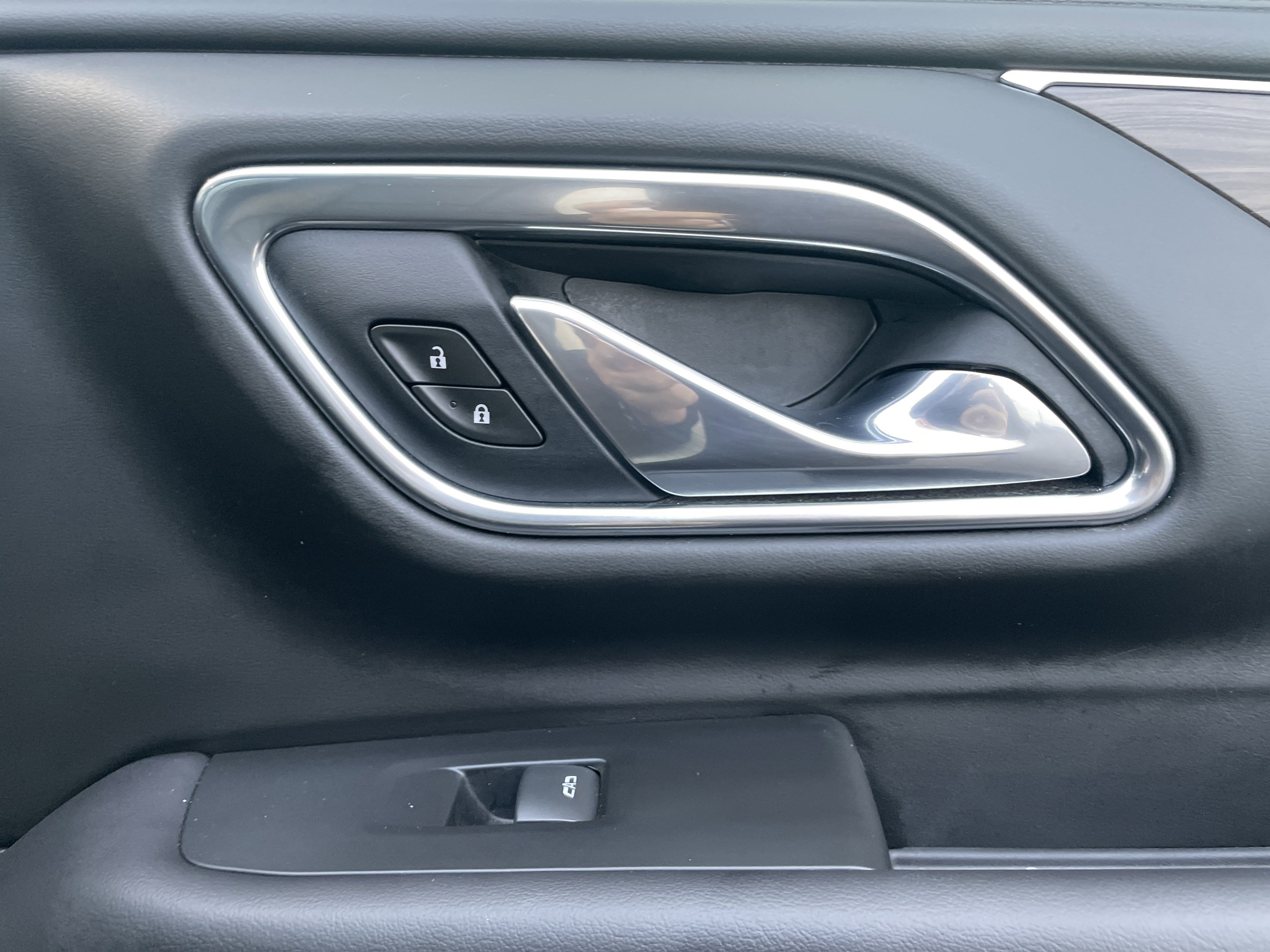 Used 2021 Chevrolet Tahoe Z71 w/ Luxury Package image 11