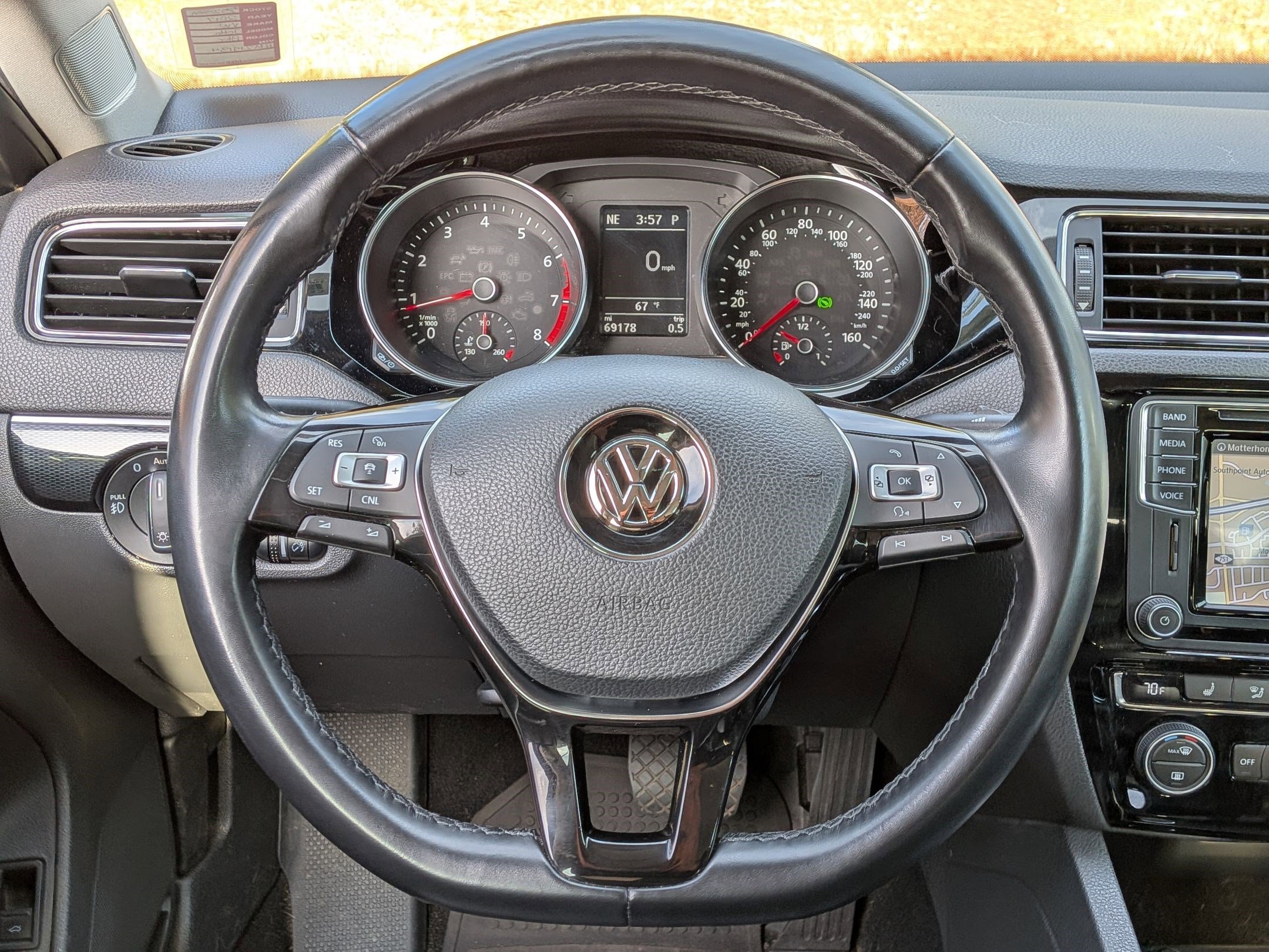 Used 2017 Volkswagen Jetta SEL image 14