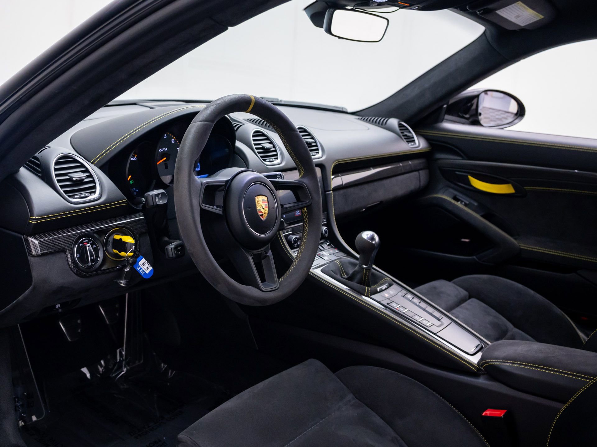 Used 2020 Porsche 718 Cayman GT4 image 4