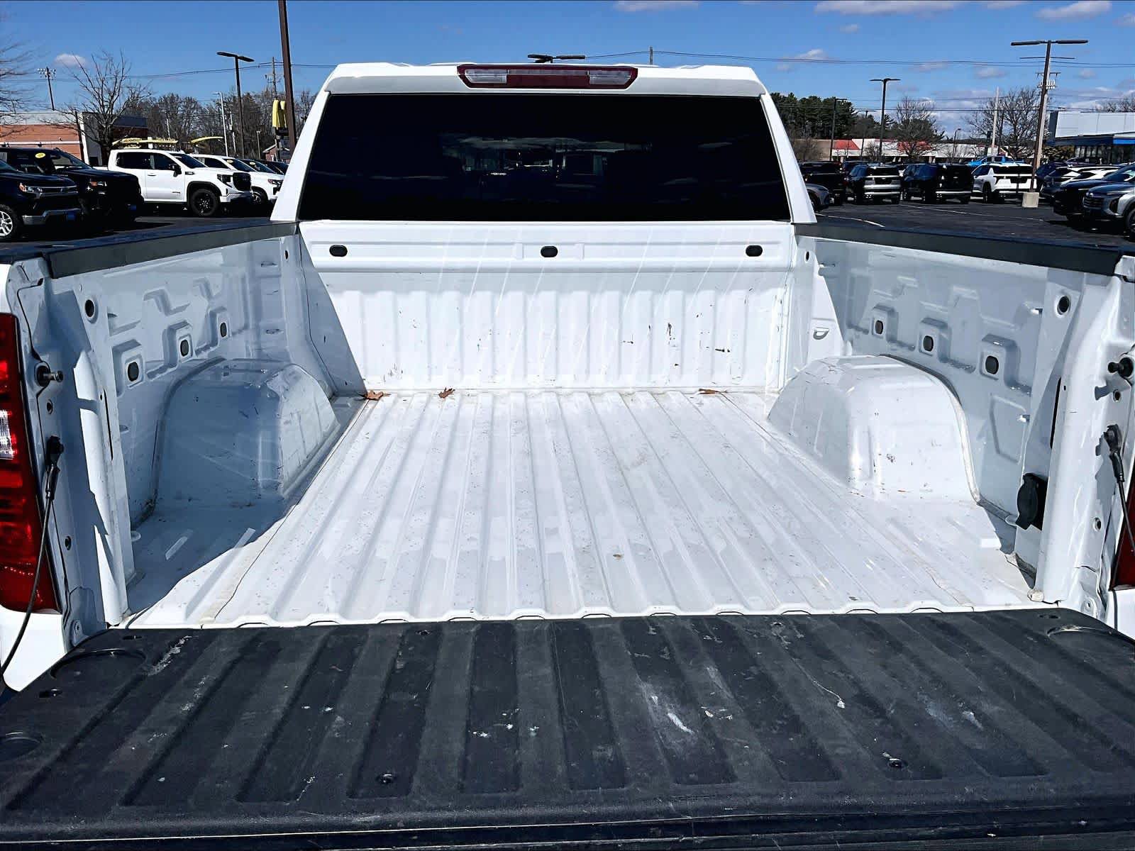 Used 2023 Chevrolet Silverado 1500 LT AWD/4WD image 31