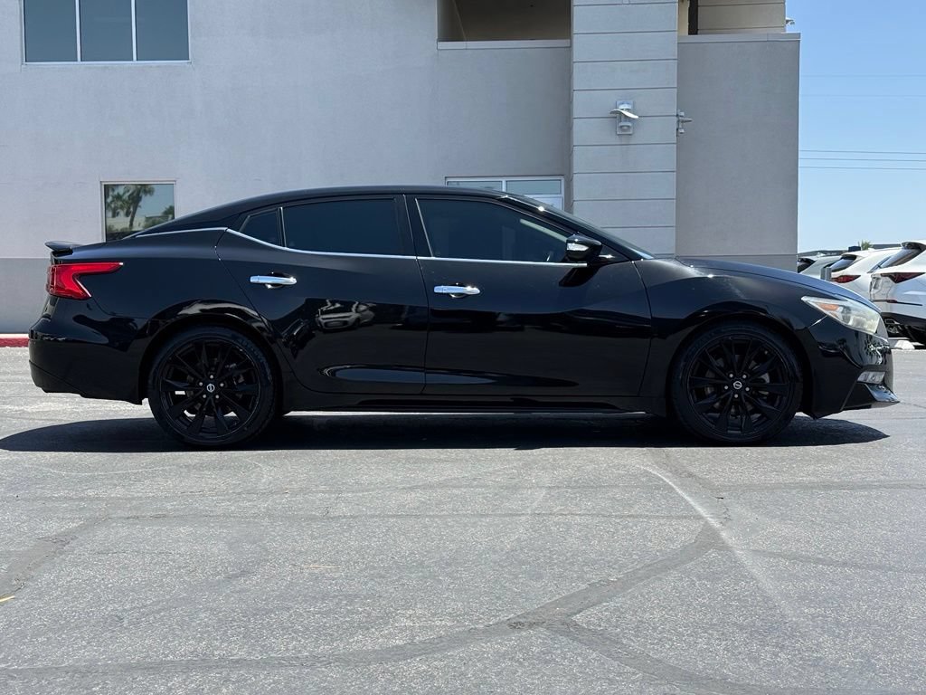 Used 2017 Nissan Maxima SR w/ Midnight Edition FWD image 2