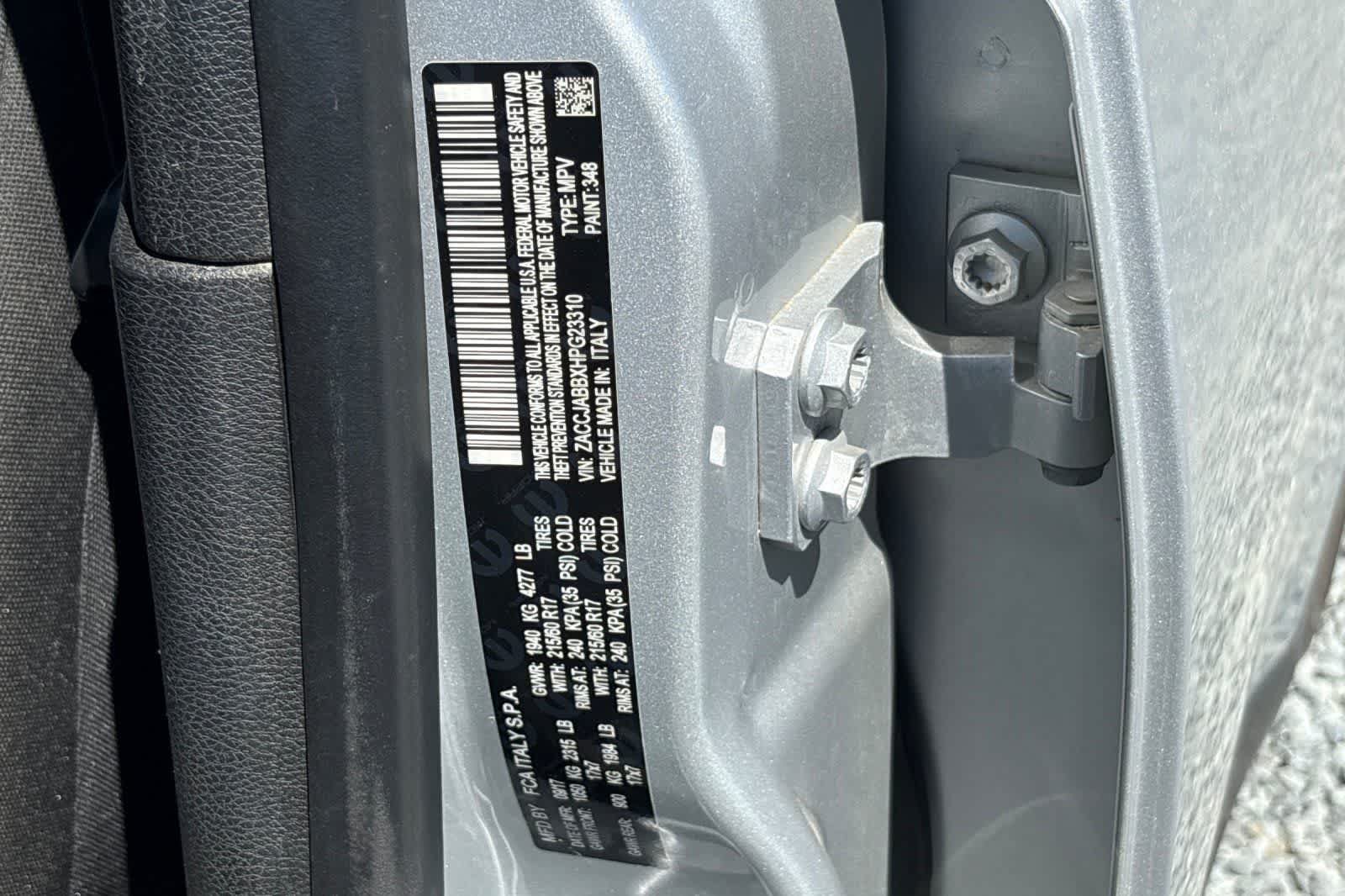 Used 2017 Jeep Renegade Latitude FWD image 24