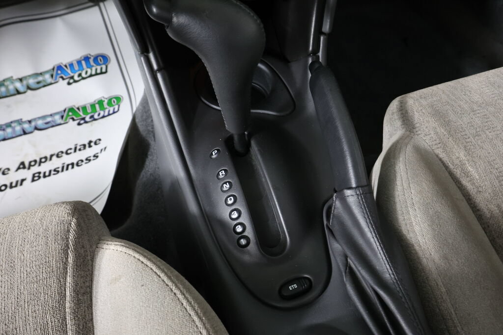 Used 2002 Oldsmobile Alero GL w/ Sun & Sound Pkg FWD image 36