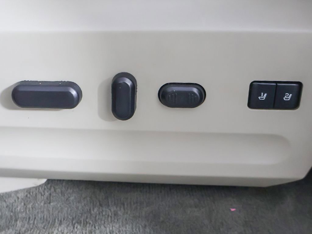 Used 2013 Ford Expedition Limited AWD/4WD image 32