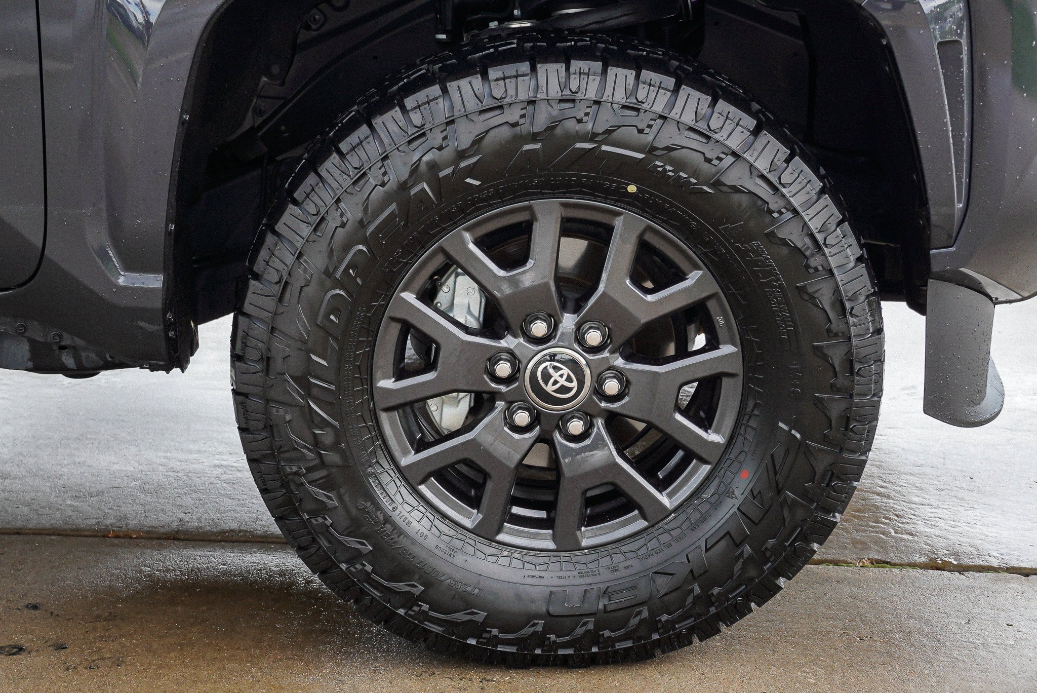 Certified 2025 Toyota Tacoma SR5 AWD/4WD image 10