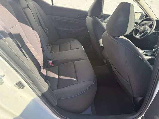 Used 2025 Nissan Altima 2.5 SV FWD image 10