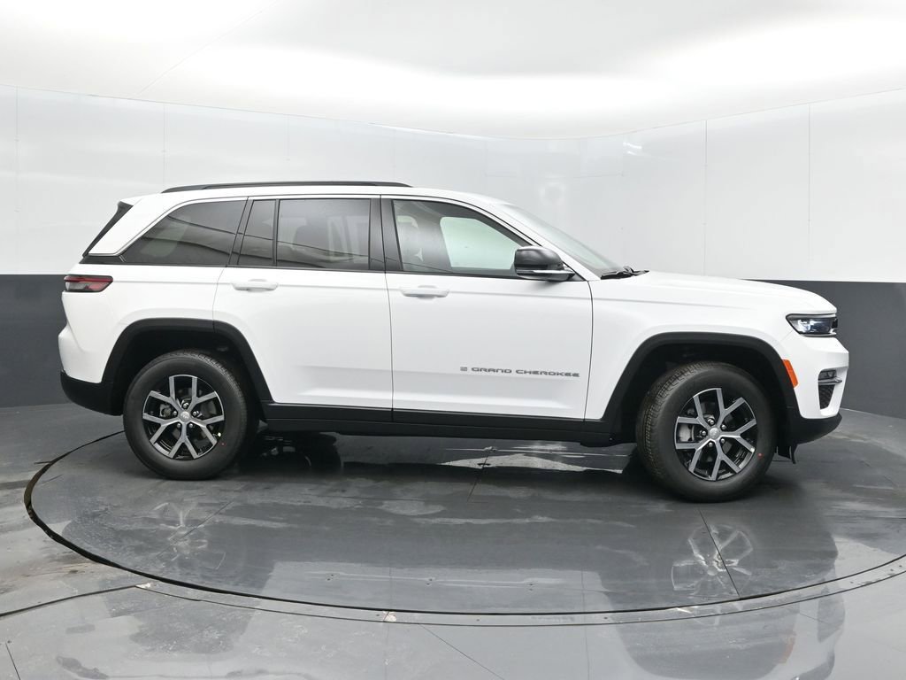 New 2025 Jeep Grand Cherokee Limited w/ Trailer Tow Package image 8