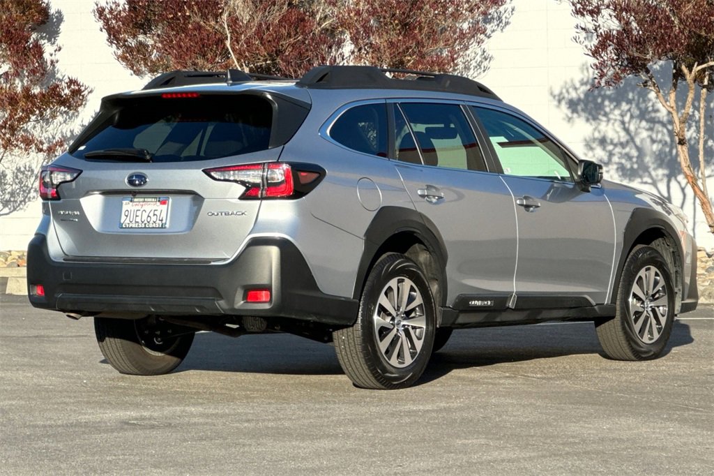 Used 2025 Subaru Outback Premium w/ Popular Package #1A image 4