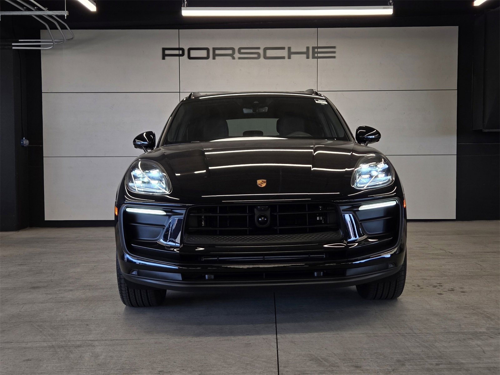 Certified 2026 Porsche Macan image 28