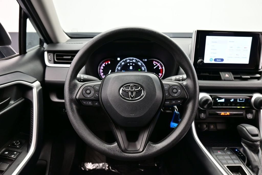 Used 2025 Toyota RAV4 LE AWD/4WD image 42