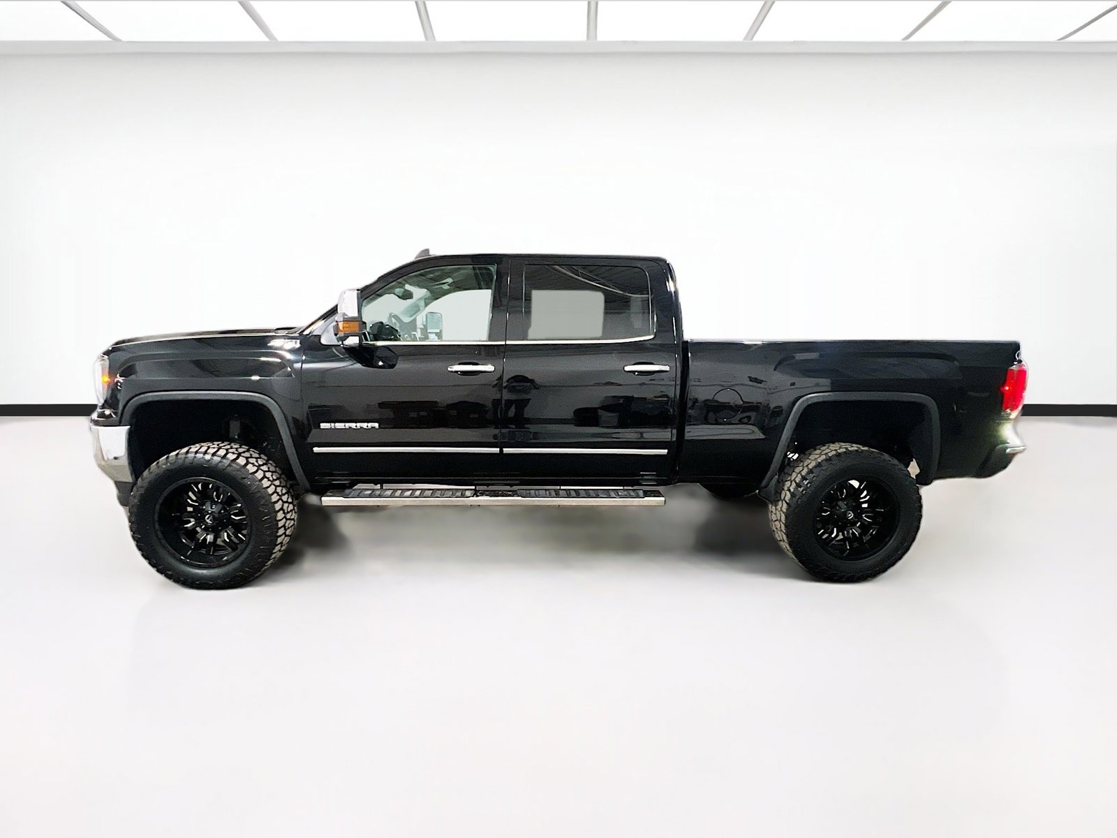 Used 2017 GMC Sierra 1500 SLT w/ SLT Premium Package image 23
