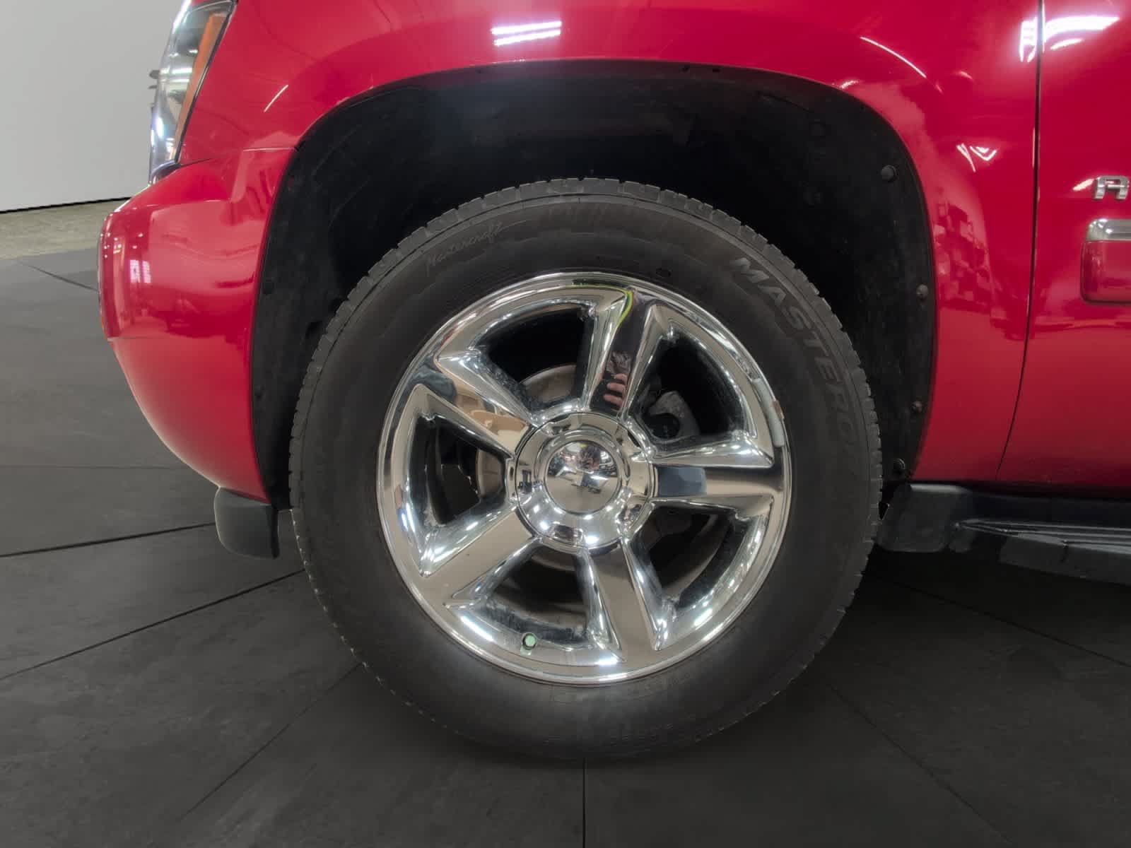 Used 2011 Chevrolet Avalanche LTZ AWD/4WD image 14