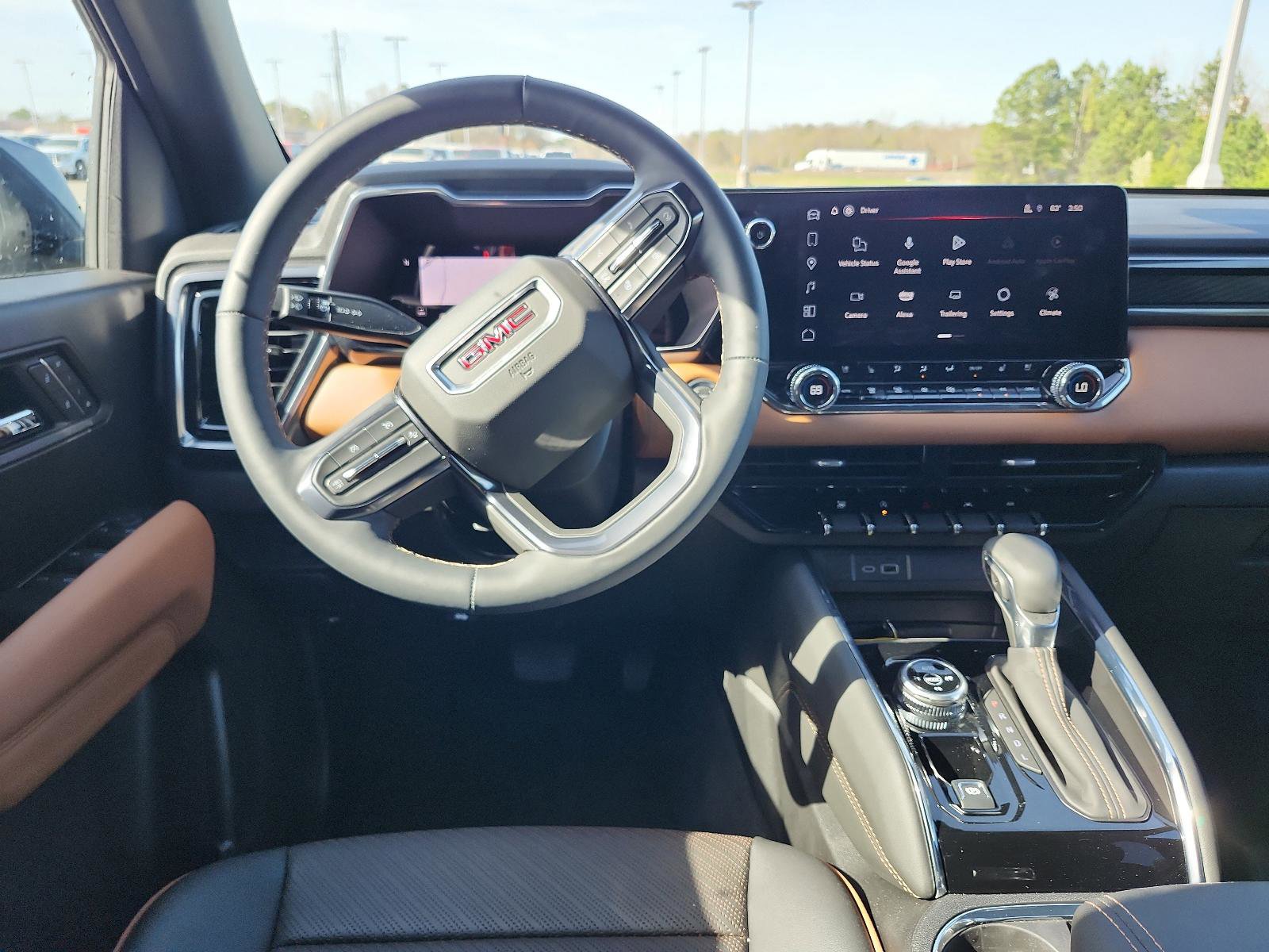 Used 2025 GMC Canyon AT4 w/ Nightfall Edition image 12