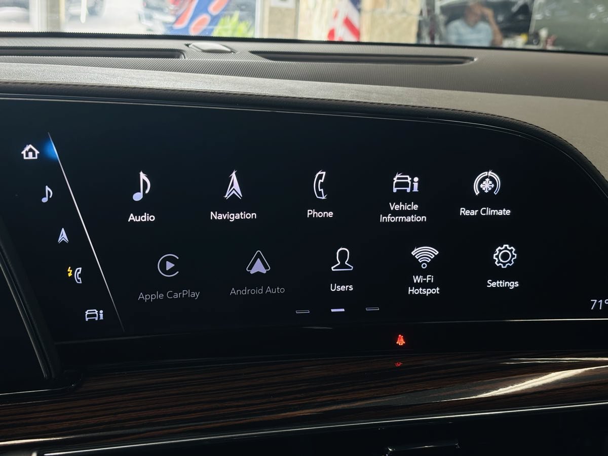 Used 2022 Cadillac Escalade Luxury AWD/4WD image 67