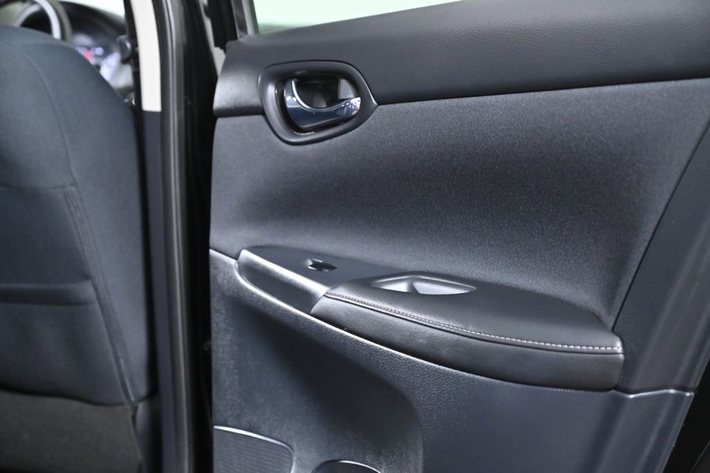 Used 2016 Nissan Sentra S image 26