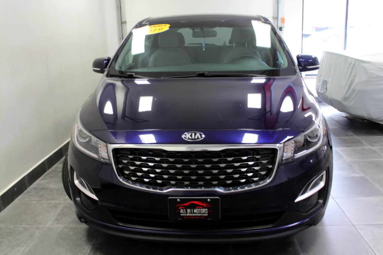 Used 2019 Kia Sedona LX image 2